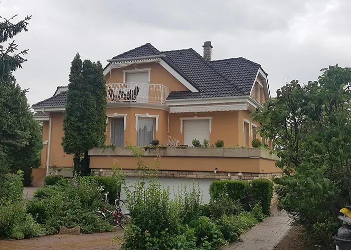 Szenczi Vendeghaz