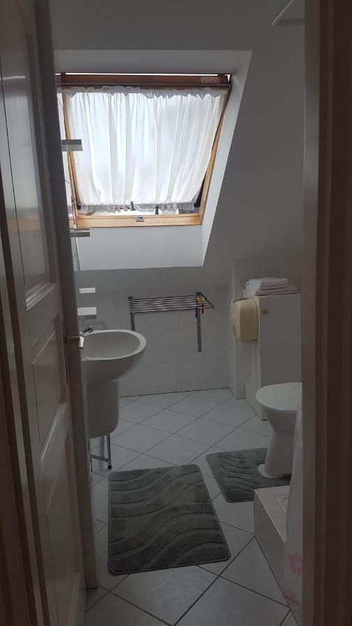 Szenczi Vendeghaz * Bük