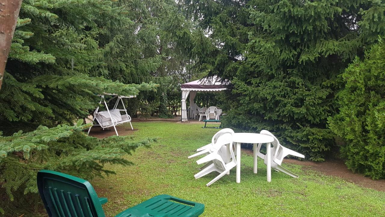 Szenczi Vendeghaz Apartment