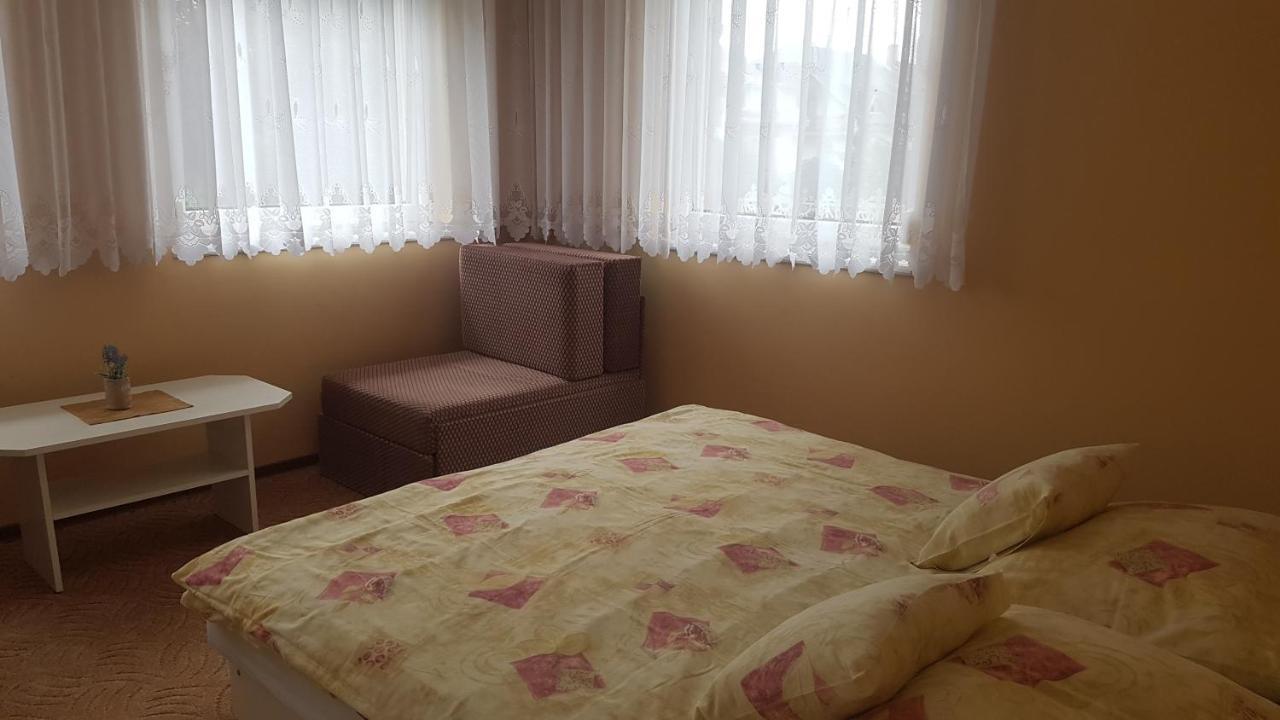 Szenczi Vendeghaz Apartment