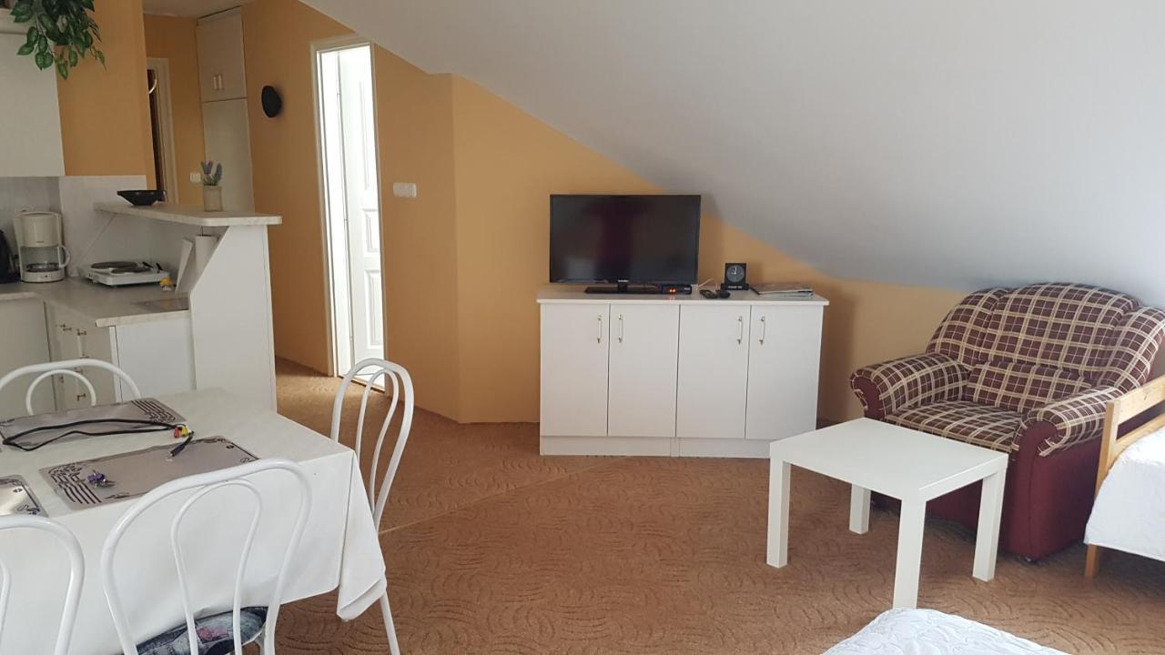 Apartment Szenczi Vendeghaz Buk